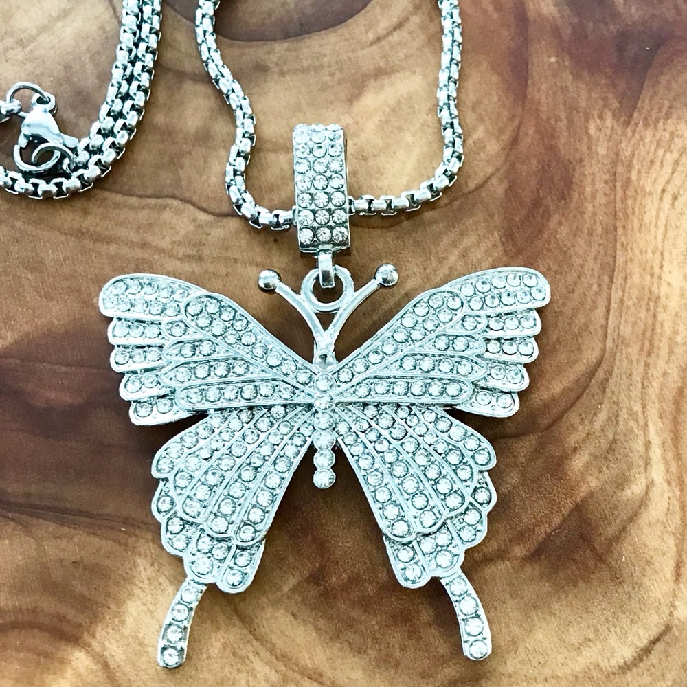 🆕 Crystal Butterfly Pendant Necklace Alloy/Stainless Steel - Picture 2 of 6